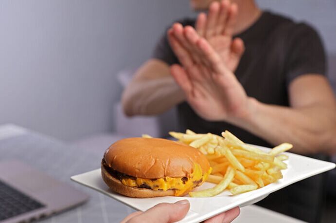 Rejection of fast food on the diet according to blood type