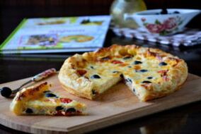 Chicken casserole with olives